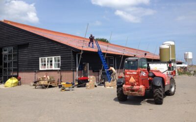 437 zonnepanelen op melkveeschuur Marken